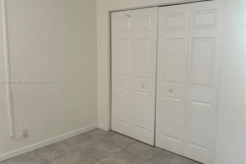 Condo in Davie, Florida, 2 bedrooms  № 2062221 - photo 17
