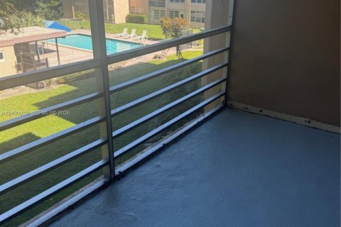 Condo in Davie, Florida, 2 bedrooms  № 2062221 - photo 23