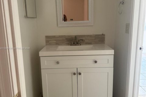 Condo in Davie, Florida, 2 bedrooms  № 2062221 - photo 22