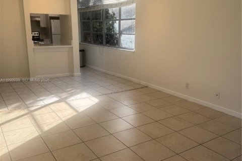 Condo in Davie, Florida, 2 bedrooms  № 2062221 - photo 16