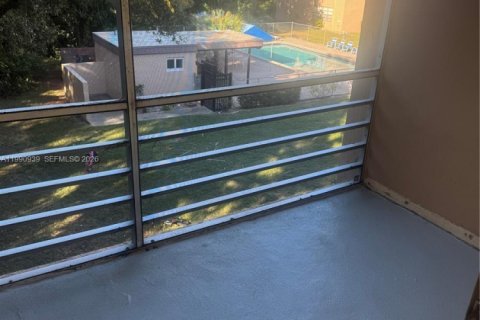 Condo in Davie, Florida, 2 bedrooms  № 2062221 - photo 26