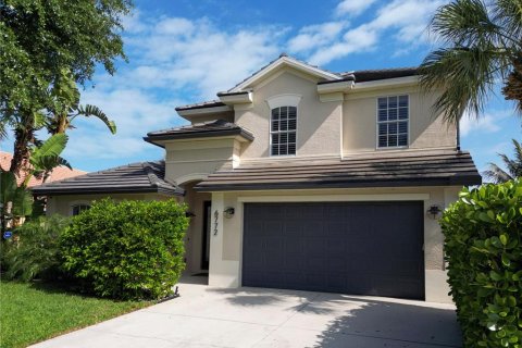 House in Naples, Florida 4 bedrooms, 168.43 sq.m. № 2231327