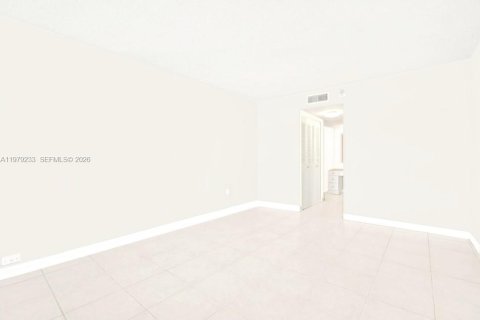 Купить кондоминиум в Норт-Майами, Флорида 1 спальня, 72.28м2, № 2043436 - фото 15