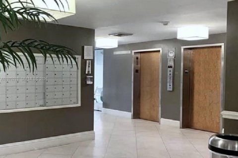 Купить кондоминиум в Норт-Майами, Флорида 1 спальня, 72.28м2, № 2043436 - фото 4