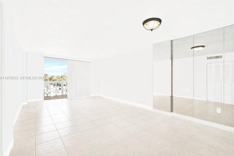 Купить кондоминиум в Норт-Майами, Флорида 1 спальня, 72.28м2, № 2043436 - фото 6