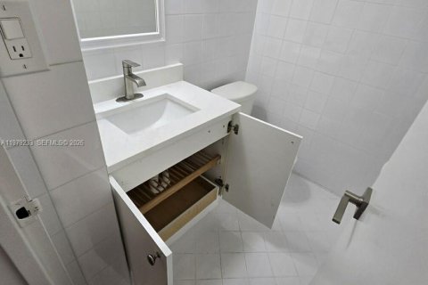 Купить кондоминиум в Норт-Майами, Флорида 1 спальня, 72.28м2, № 2043436 - фото 21