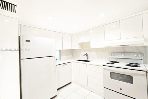 Купить кондоминиум в Норт-Майами, Флорида 1 спальня, 72.28м2, № 2043436 - фото 11