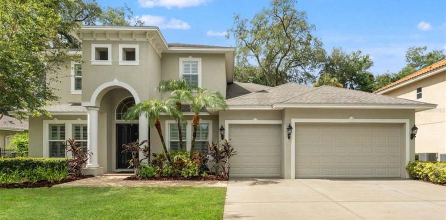 House in Tampa, Florida 5 bedrooms, 344.85 sq.m. № 2199928