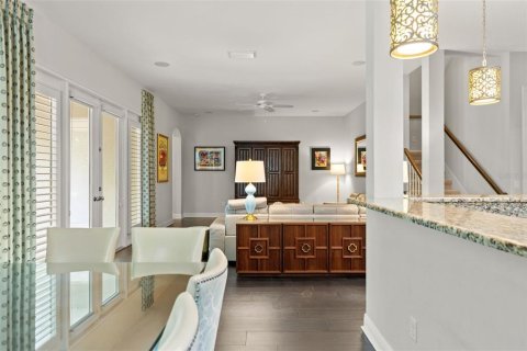 House in Tampa, Florida 5 bedrooms, 344.85 sq.m. № 2199928 - photo 18