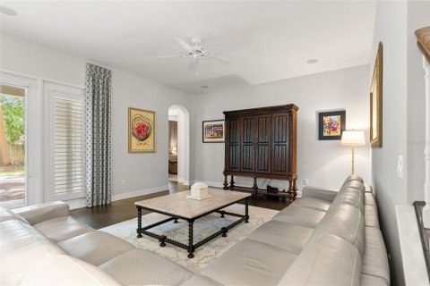 House in Tampa, Florida 5 bedrooms, 344.85 sq.m. № 2199928 - photo 23