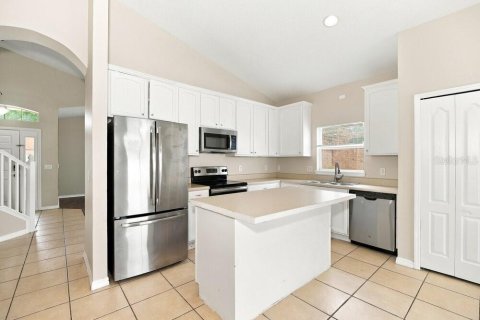 Villa ou maison à louer à Kissimmee, Floride: 4 chambres, 223.89 m2 № 2408976 - photo 6
