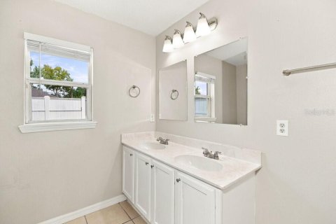 Villa ou maison à louer à Kissimmee, Floride: 4 chambres, 223.89 m2 № 2408976 - photo 11
