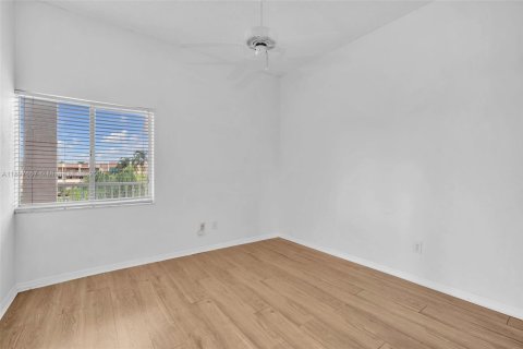 Condo in Tamarac, Florida, 2 bedrooms  № 1951293 - photo 20