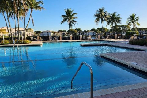 Condo in Tamarac, Florida, 2 bedrooms  № 1951293 - photo 30