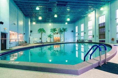Condo in Tamarac, Florida, 2 bedrooms  № 1951293 - photo 29
