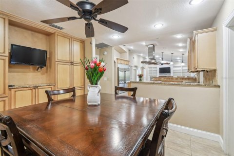 House in Brandon, Florida 5 bedrooms, 331.66 sq.m. № 1873965 - photo 20