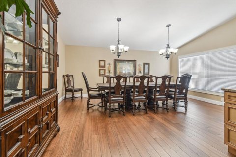 House in Brandon, Florida 5 bedrooms, 331.66 sq.m. № 1873965 - photo 23