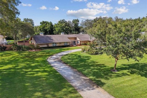 House in Brandon, Florida 5 bedrooms, 331.66 sq.m. № 1873965 - photo 3