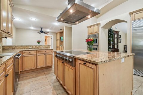 House in Brandon, Florida 5 bedrooms, 331.66 sq.m. № 1873965 - photo 13