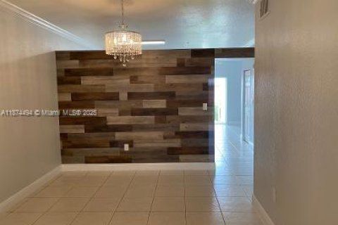 Condo in Hialeah, Florida, 3 bedrooms  № 1925932 - photo 1