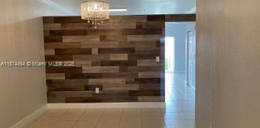 Condo in Hialeah, Florida, 3 bedrooms  № 1925932
