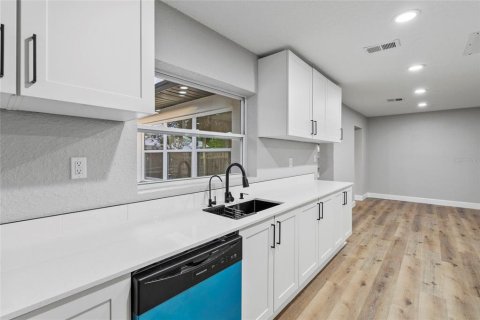 House in DeBary, Florida 3 bedrooms, 162.86 sq.m. № 1886983 - photo 13