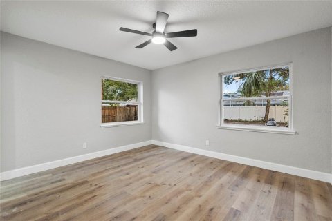 House in DeBary, Florida 3 bedrooms, 162.86 sq.m. № 1886983 - photo 26