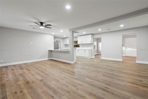 House in DeBary, Florida 3 bedrooms, 162.86 sq.m. № 1886983 - photo 8