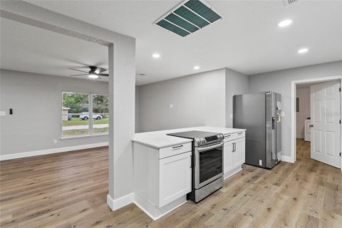 House in DeBary, Florida 3 bedrooms, 162.86 sq.m. № 1886983 - photo 14