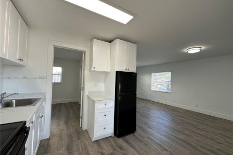 Apartamento en alquiler en Fort Lauderdale, Florida, 1 dormitorio № 2011364 - foto 5