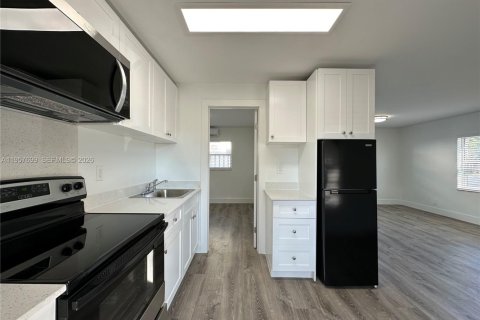 Apartamento en alquiler en Fort Lauderdale, Florida, 1 dormitorio № 2011364 - foto 3