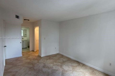 Купить кондоминиум в Майами, Флорида 2 спальни, 81.48м2, № 2005041 - фото 15