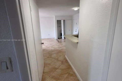 Купить кондоминиум в Майами, Флорида 2 спальни, 81.48м2, № 2005041 - фото 16