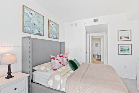 Condominio en alquiler en Miami, Florida, 3 dormitorios, 133.31 m2 № 1999779 - foto 17
