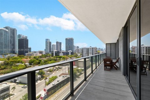 Condominio en alquiler en Miami, Florida, 3 dormitorios, 133.31 m2 № 1999779 - foto 24