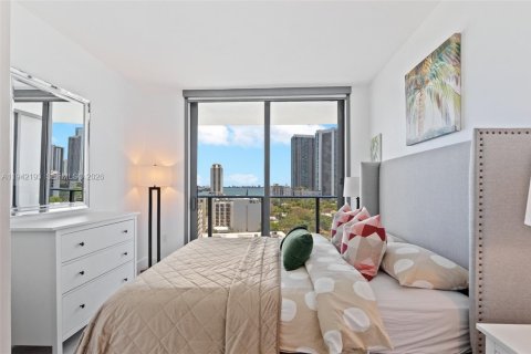 Condominio en alquiler en Miami, Florida, 3 dormitorios, 133.31 m2 № 1999779 - foto 20