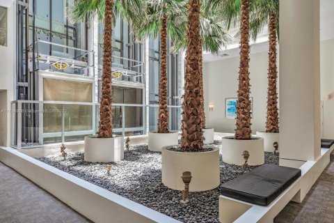 Condo in Aventura, Florida, 3 bedrooms № 2153781 - photo 24