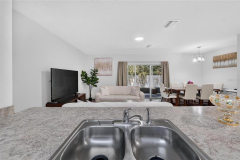 Adosado en venta en Gibsonton, Florida, 3 dormitorios, 137.31 m2 № 2197657 - foto 18