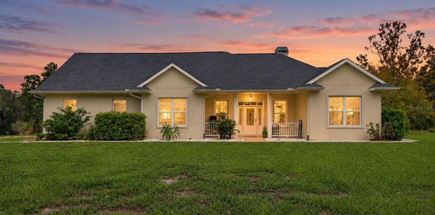 Villa ou maison à Weeki Wachee, Floride 4 chambres, 231.7 m2 № 2425338