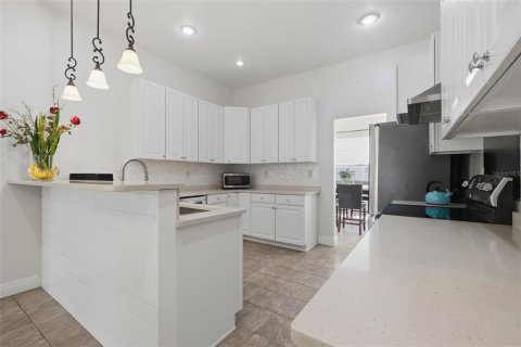 Villa ou maison à vendre à Weeki Wachee, Floride: 4 chambres, 231.7 m2 № 2425338 - photo 8