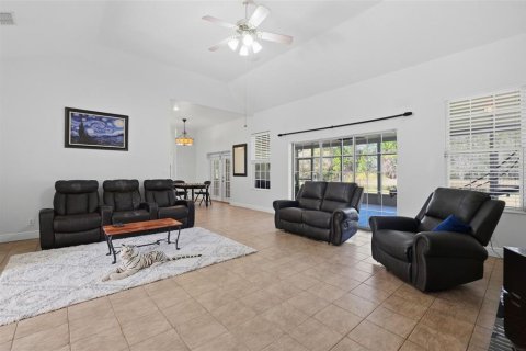 Villa ou maison à vendre à Weeki Wachee, Floride: 4 chambres, 231.7 m2 № 2425338 - photo 12