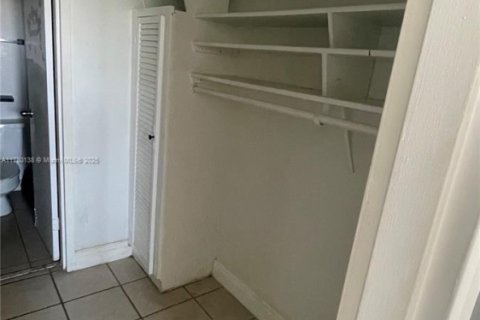 Снять в аренду кондоминиум в Норт-Майами, Флорида 2 спальни, 88.63м2, № 1959059 - фото 17