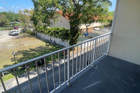 Снять в аренду кондоминиум в Норт-Майами, Флорида 2 спальни, 88.63м2, № 1959059 - фото 26