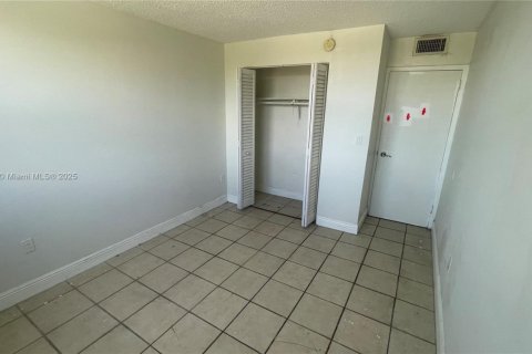 Снять в аренду кондоминиум в Норт-Майами, Флорида 2 спальни, 88.63м2, № 1959059 - фото 10