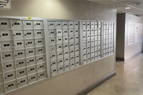 Снять в аренду кондоминиум в Норт-Майами, Флорида 2 спальни, 88.63м2, № 1959059 - фото 28