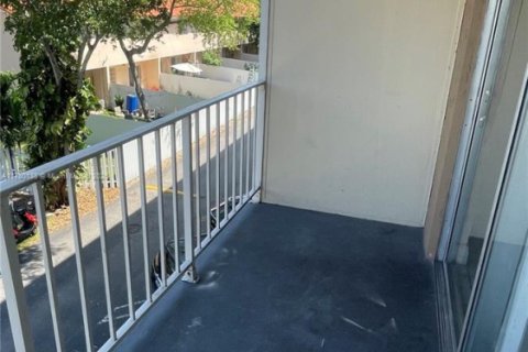 Снять в аренду кондоминиум в Норт-Майами, Флорида 2 спальни, 88.63м2, № 1959059 - фото 25