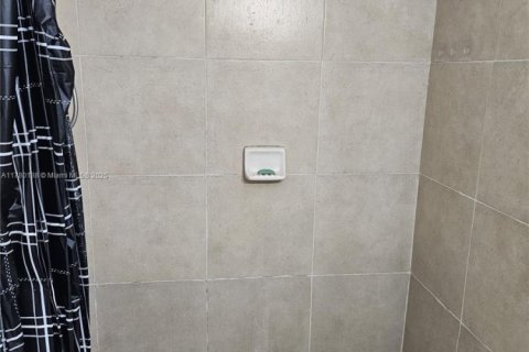 Снять в аренду кондоминиум в Норт-Майами, Флорида 2 спальни, 88.63м2, № 1959059 - фото 12