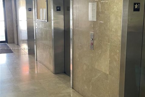 Снять в аренду кондоминиум в Норт-Майами, Флорида 2 спальни, 88.63м2, № 1959059 - фото 29