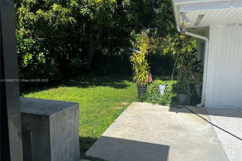 Casa en alquiler en Palmetto Bay, Florida, 5 dormitorios, 225.75 m2 № 1896830 - foto 17