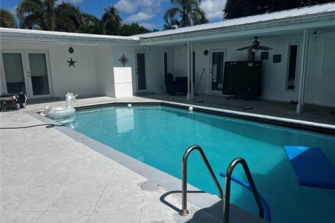 House in Palmetto Bay, Florida 5 bedrooms, 225.75 sq.m. № 1896830 - photo 2